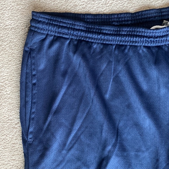 Men’s Champion Mesh Athletic Shorts - Picture 2 of 5